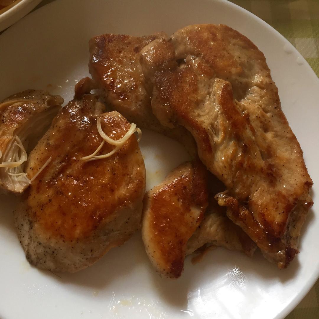 健身厨男版：香煎滑嫩鸡胸肉，全网最流行的鸡胸吃法！