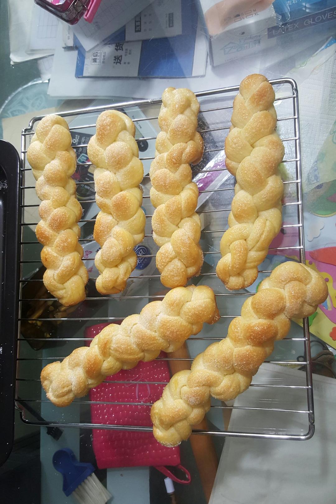 砂糖麻花面包（两股辫子）