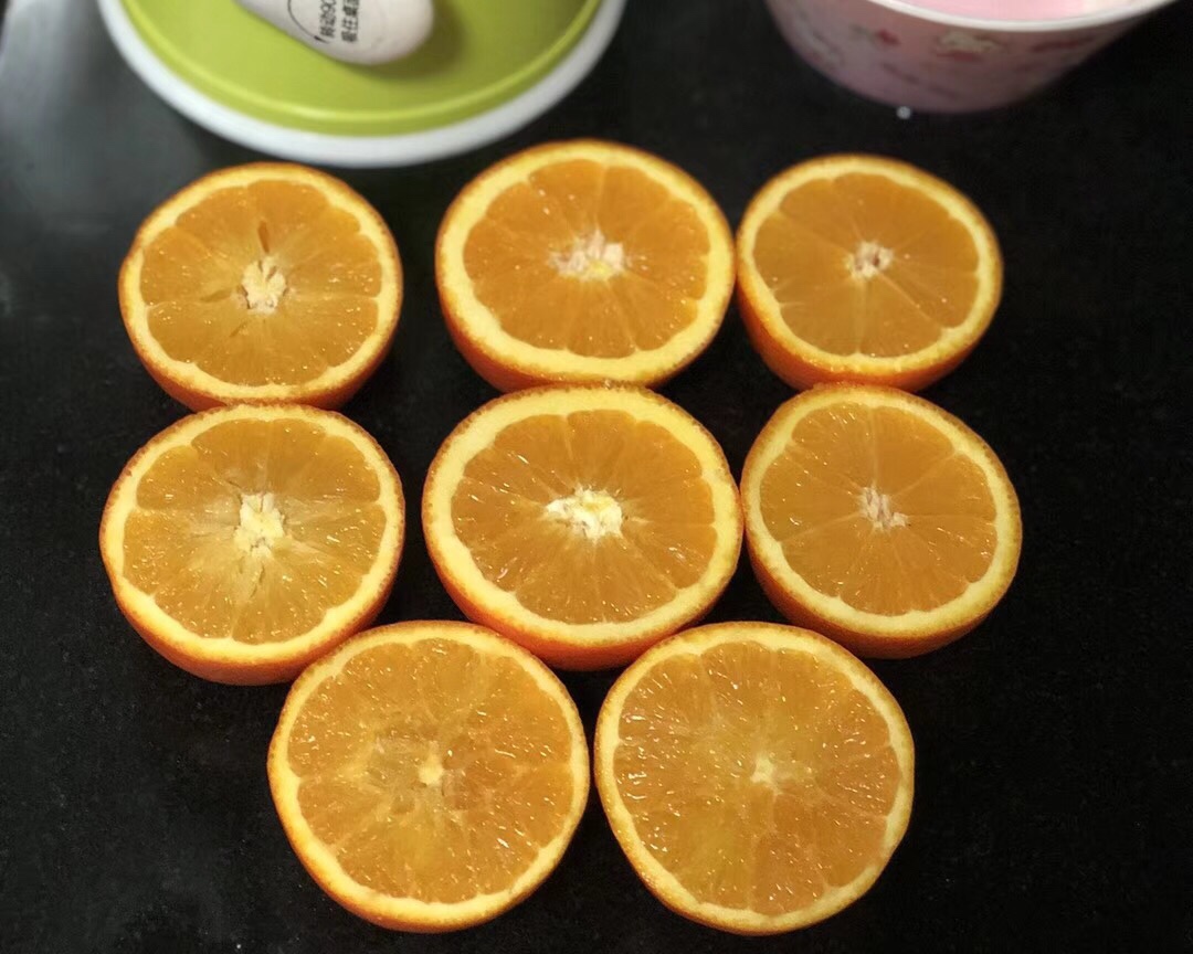 鲜榨橙汁的做法 步骤1