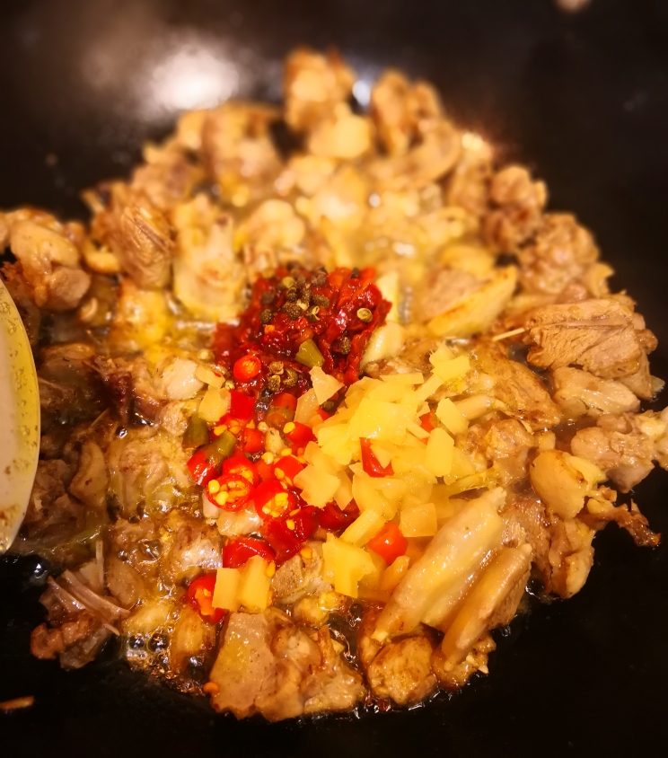 喜厨的私房菜：魔芋烧鸭的做法 步骤8