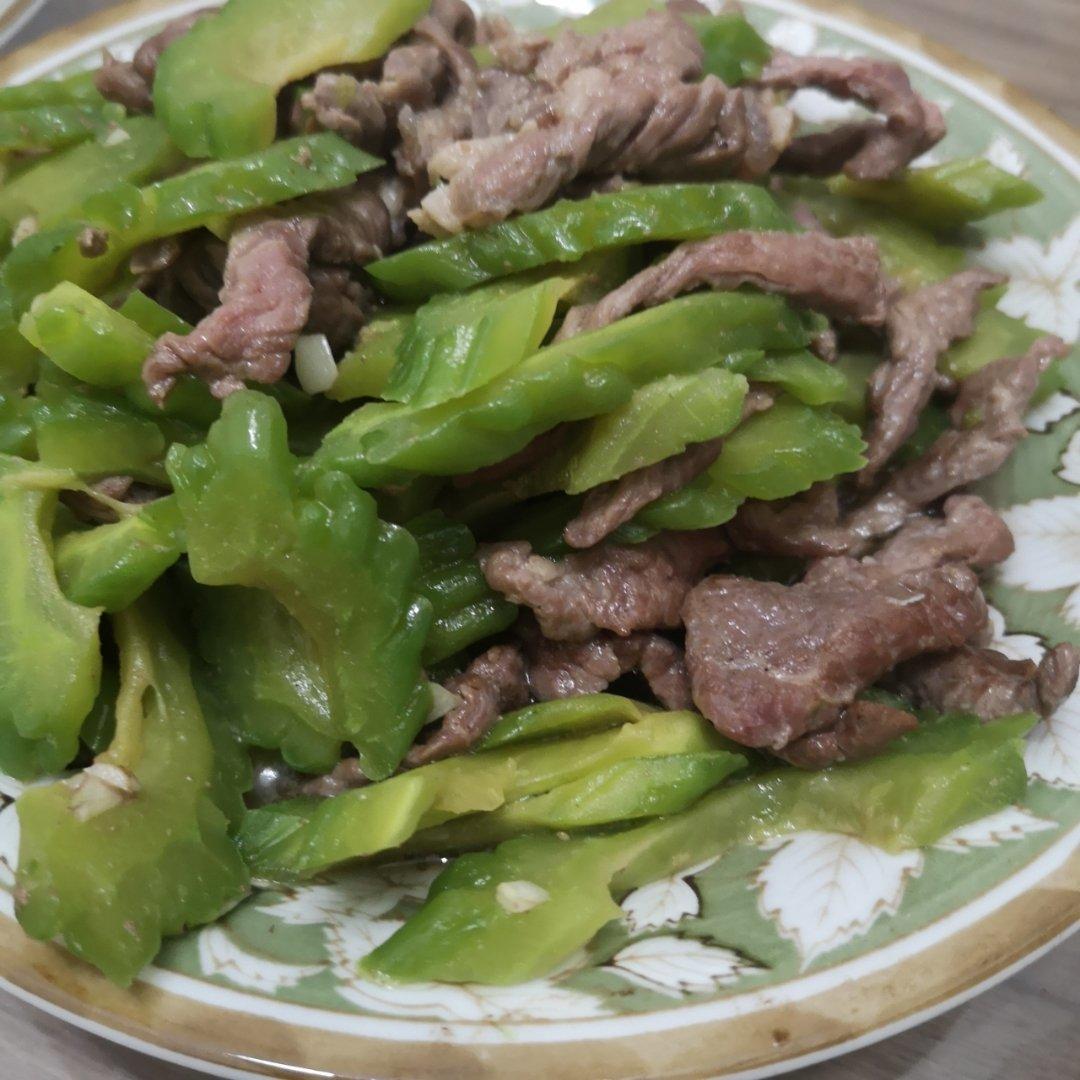 牛肉炒苦瓜（附苦瓜的处理方法）
