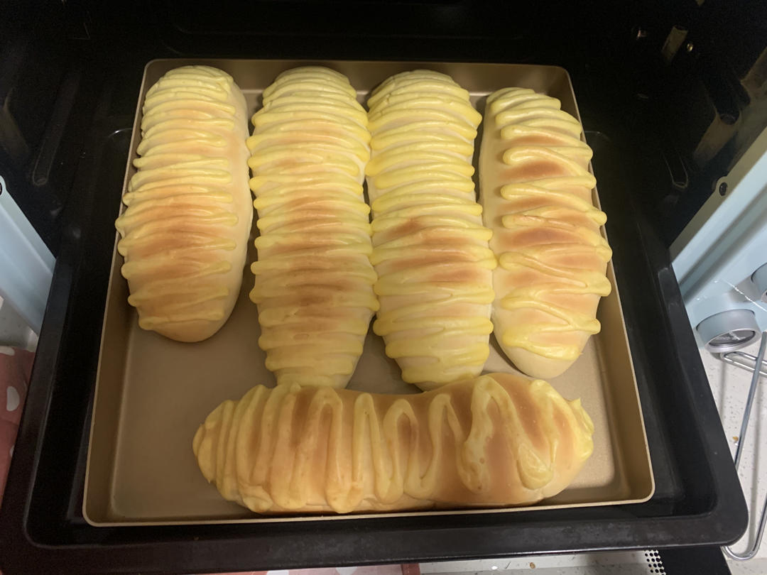 70%中种法鲜奶雪露面包~