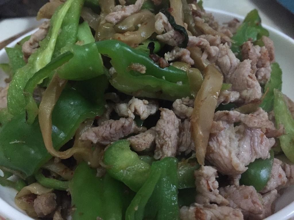 超级下饭菜——榨菜青椒肉丝的做法