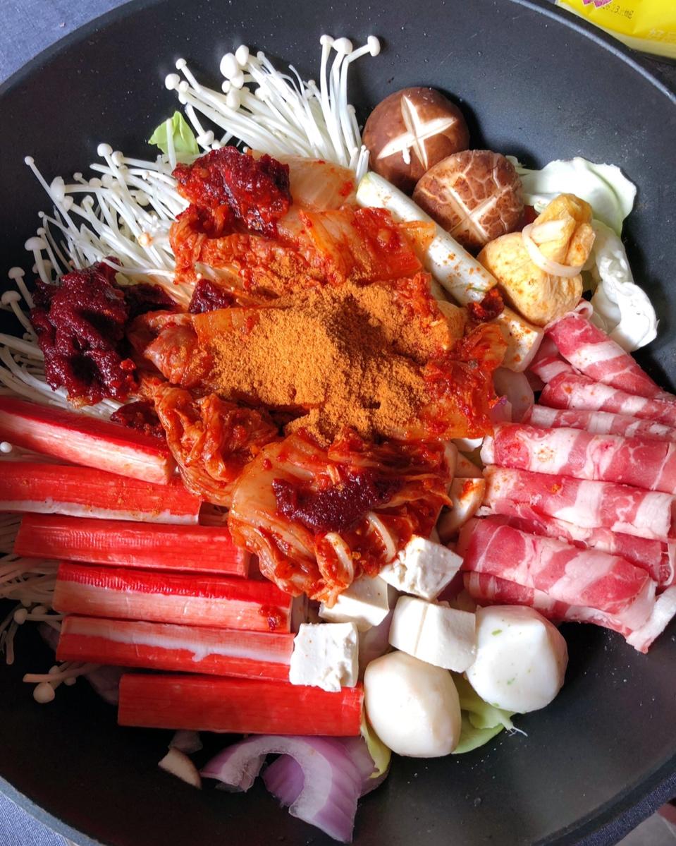 【芝士年糕火锅】