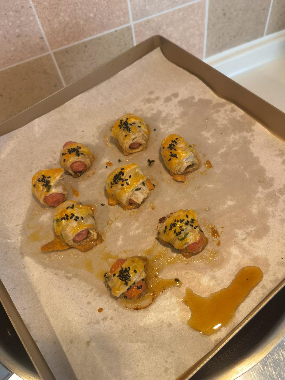香肠酥皮卷：手抓饼皮还能这样吃，不用和面快速搞定早餐