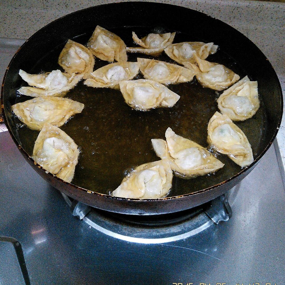 炸抄手的做法 步骤2