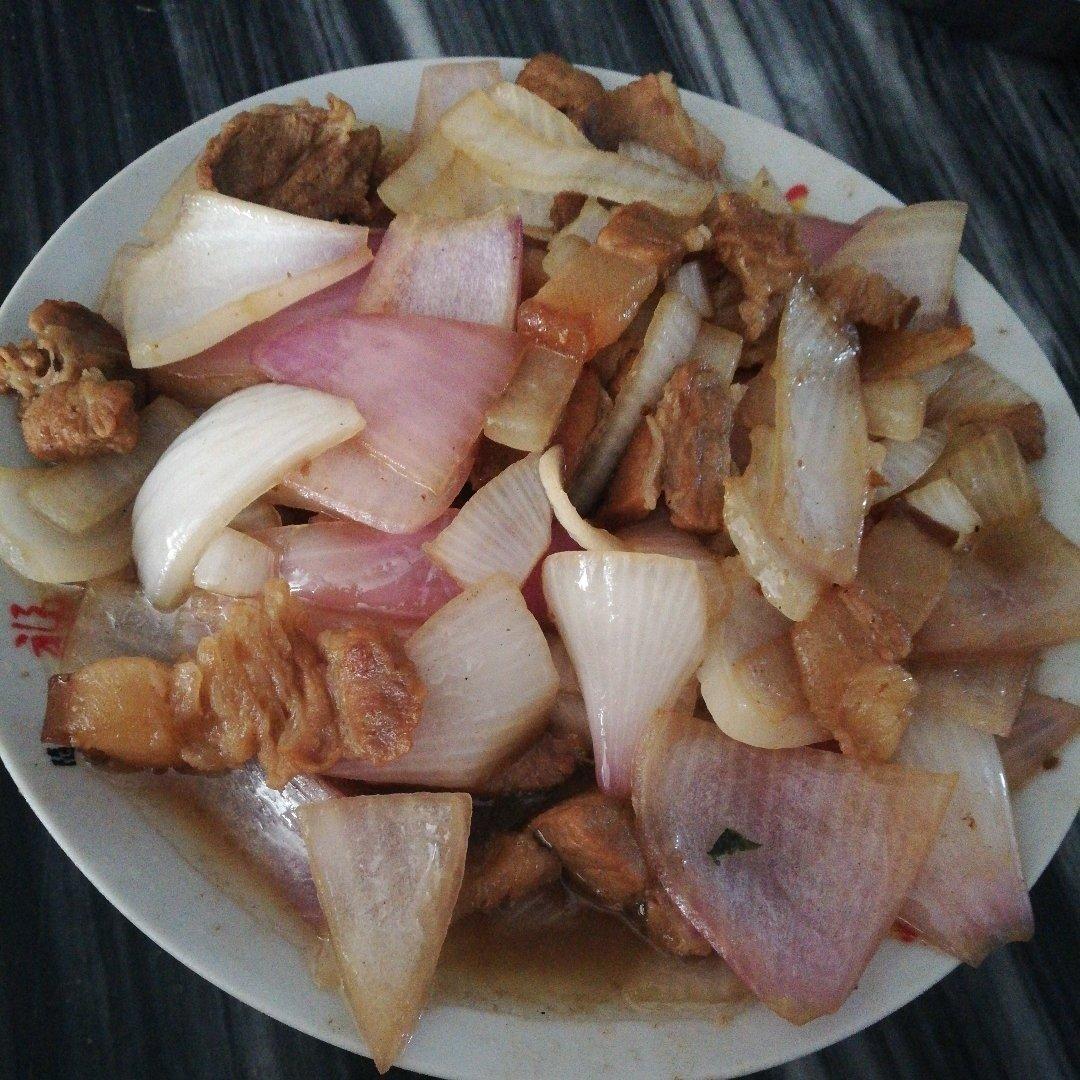 洋葱炒肉