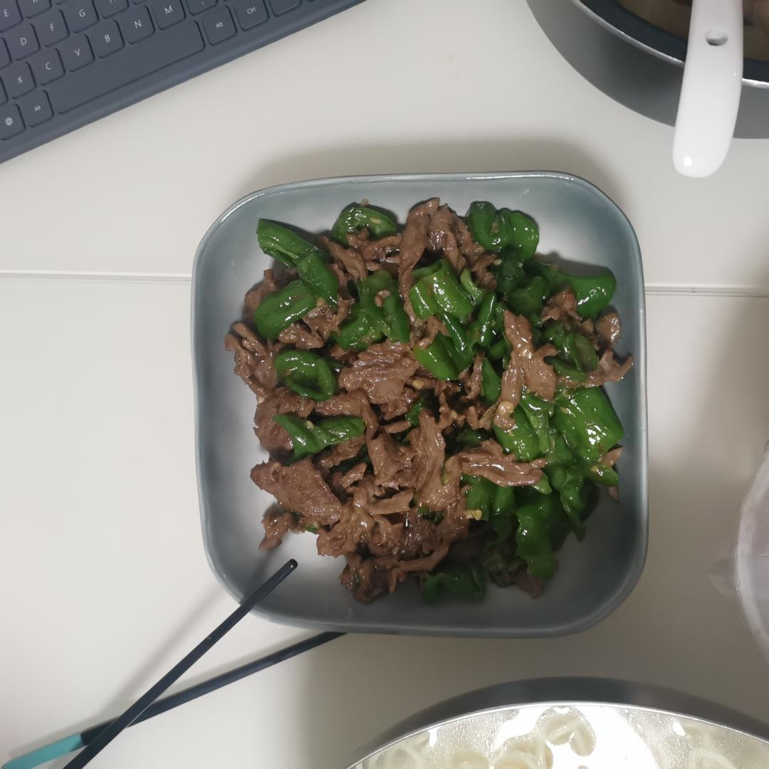 ‼️好吃到舔盘的青椒肉丝盖浇饭