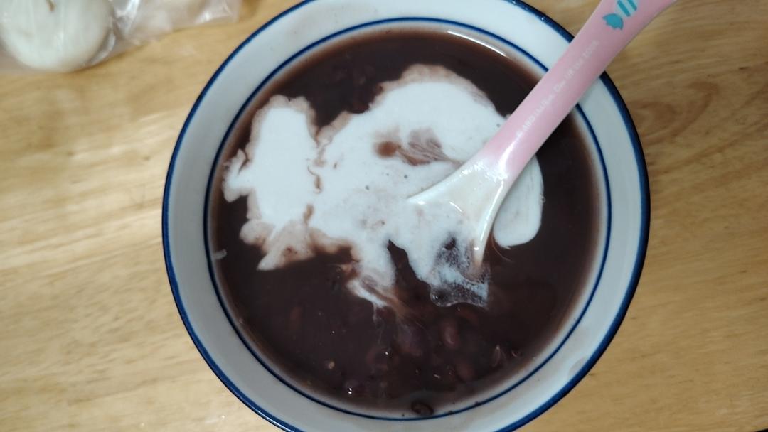 紫米红豆蜜枣椰浆粥