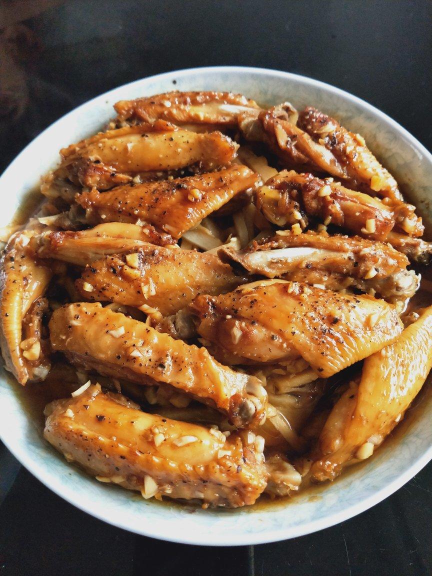 北鼎蒸炖锅食谱：马蹄笋剁椒蒜蓉蒸鸡翅