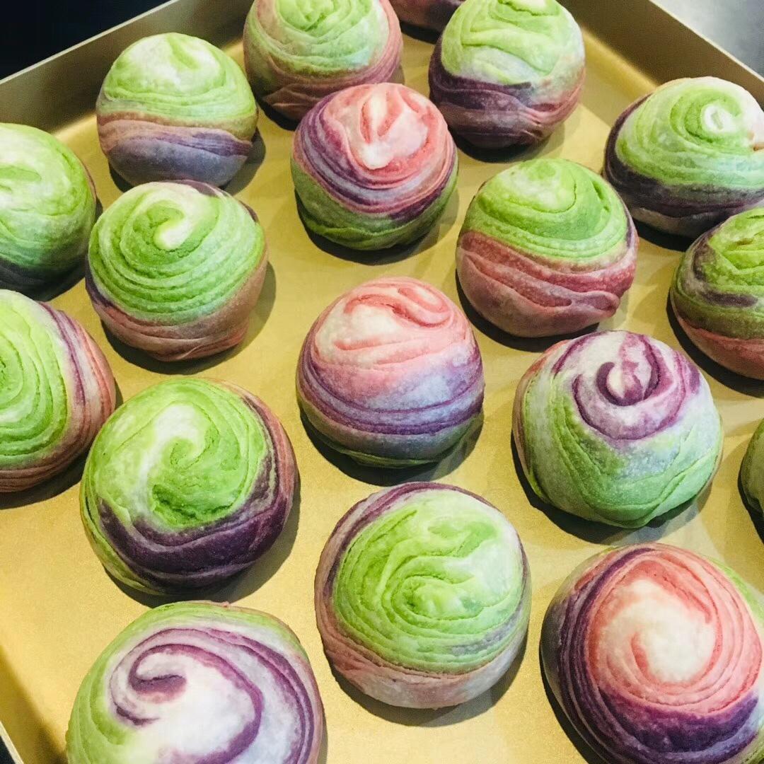 彩虹渐变蛋黄酥（无需揉出膜）