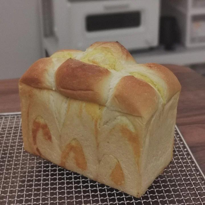 顶级黄金椰蓉吐司