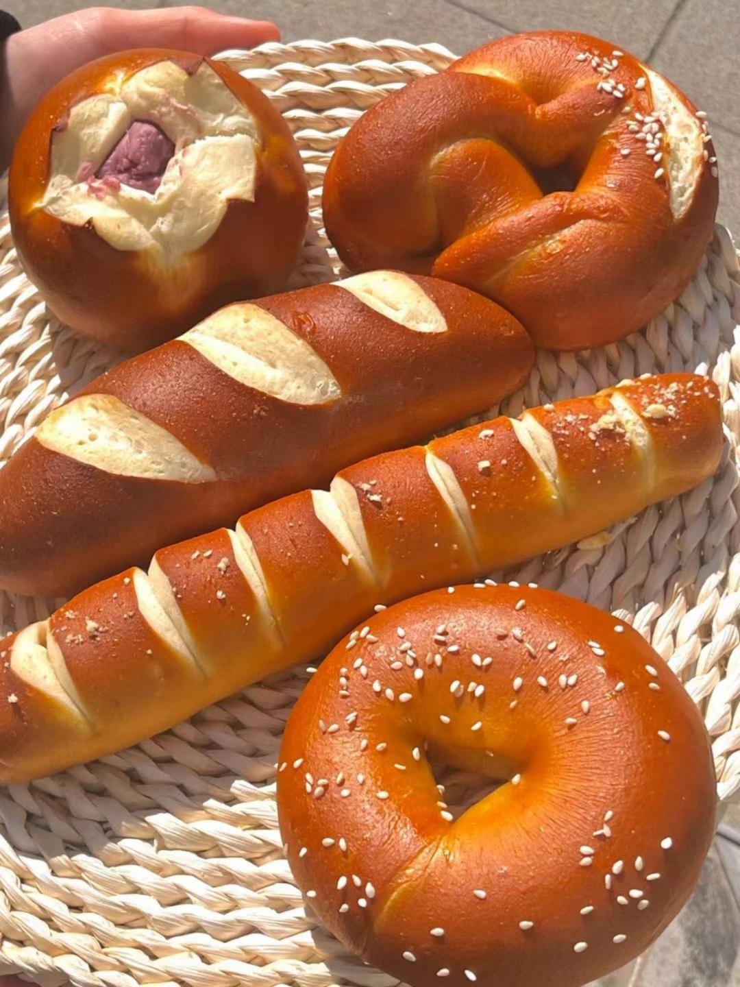 全身面粉的小子