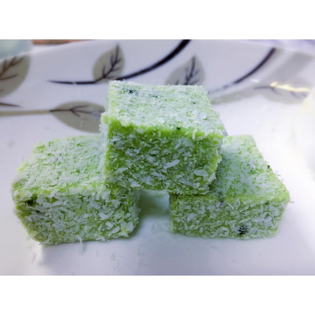 椰丝牛奶小方糕