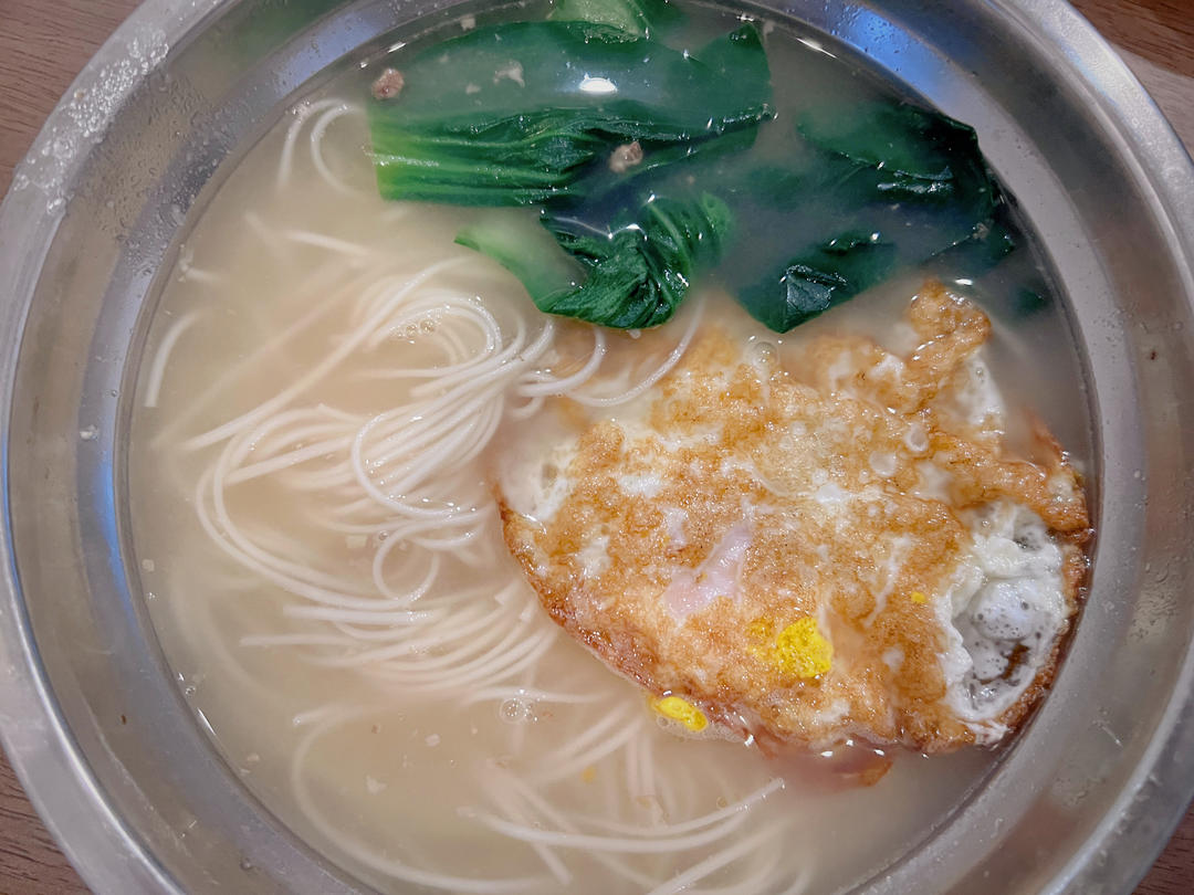 青菜鸡汤面