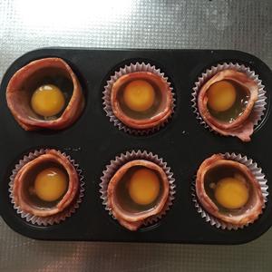 培根鸡蛋杯的做法 步骤3
