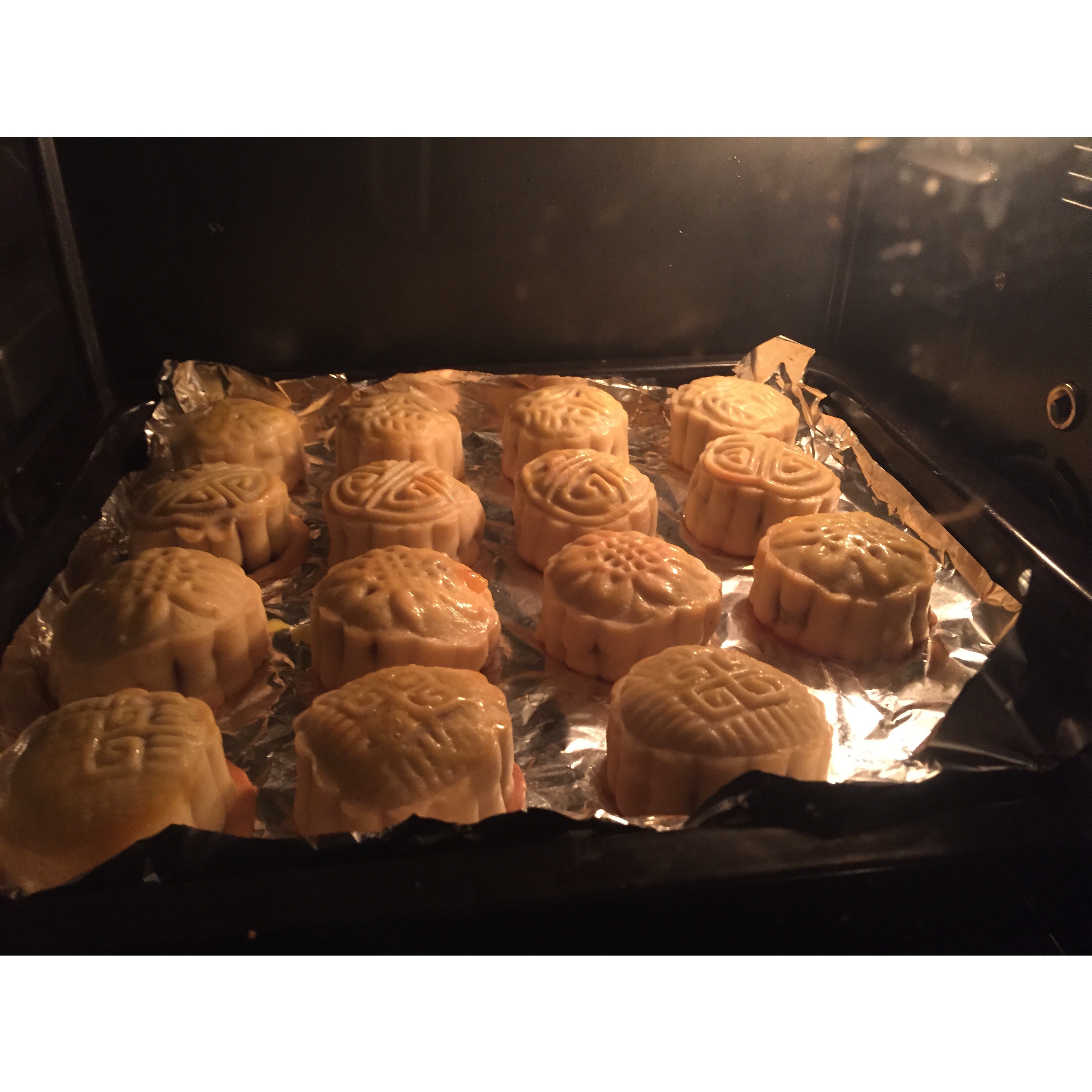 广式月饼——蛋黄莲蓉月饼