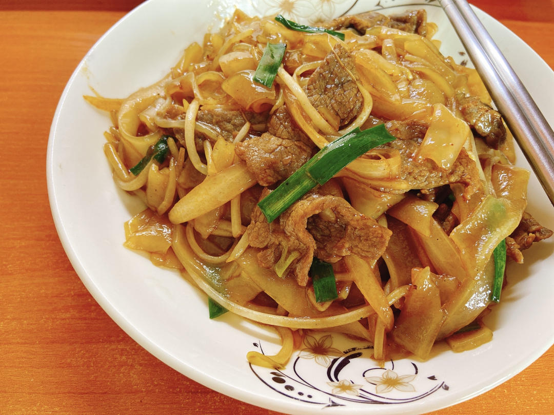 牛肉炒河粉