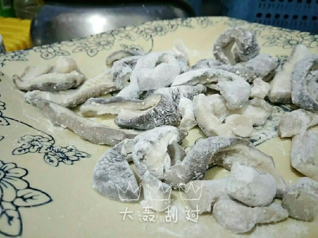 香菇的另类吃法：炸香菇片＆糖醋香菇的做法 步骤4