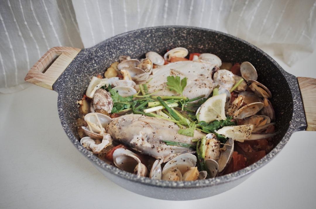 意式白葡萄酒煮鱼