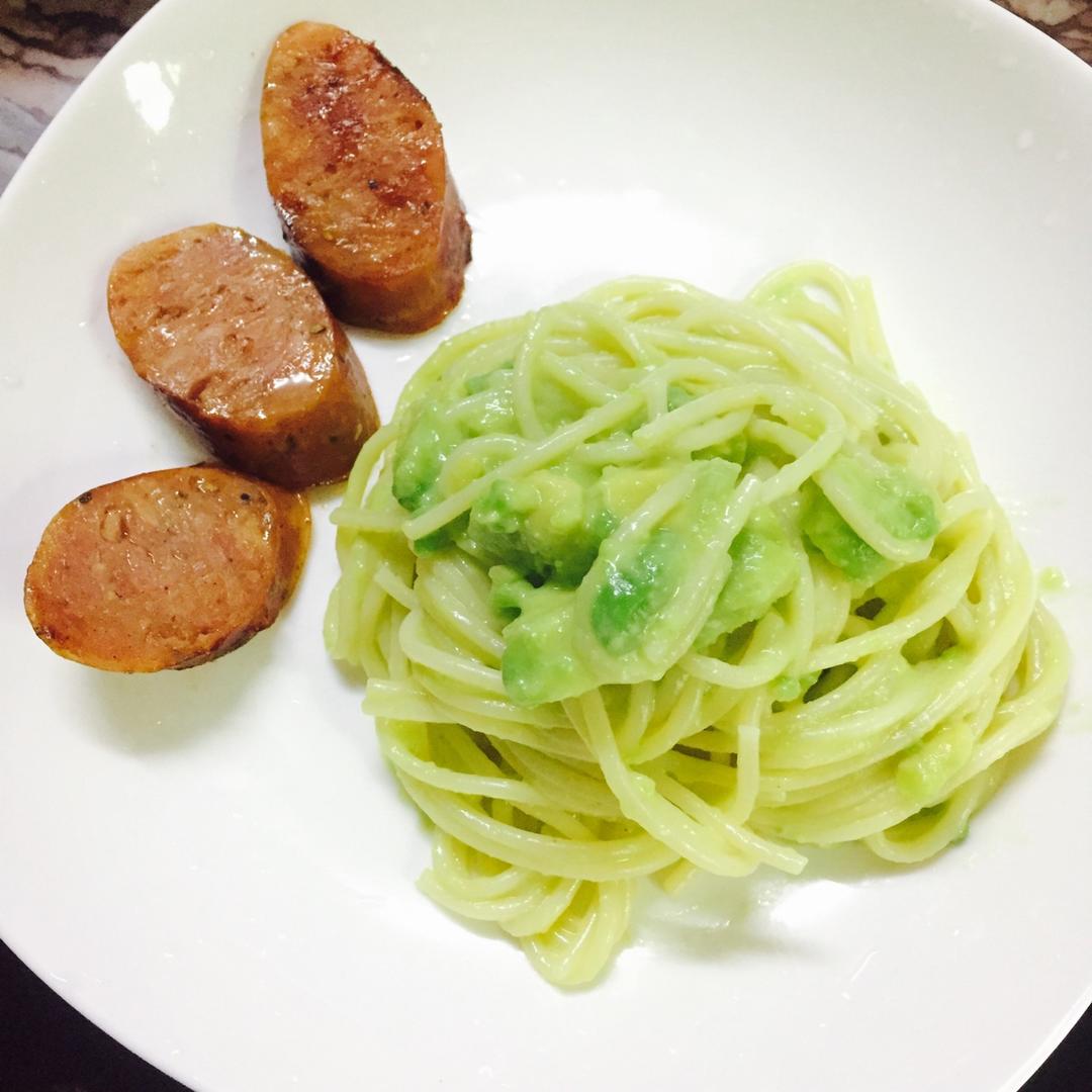 牛油果芝士意面