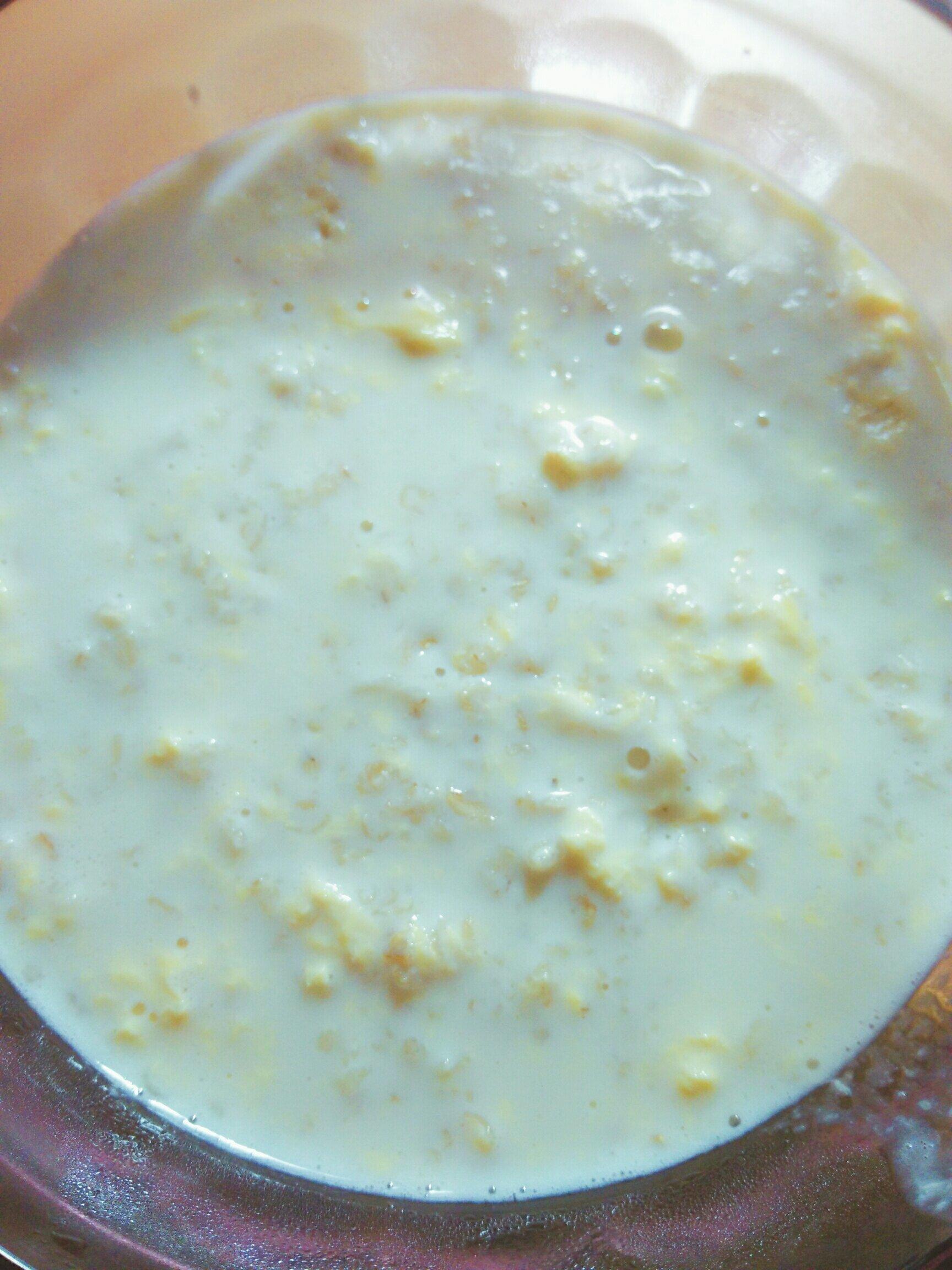 牛奶鸡蛋燕麦粥的做法