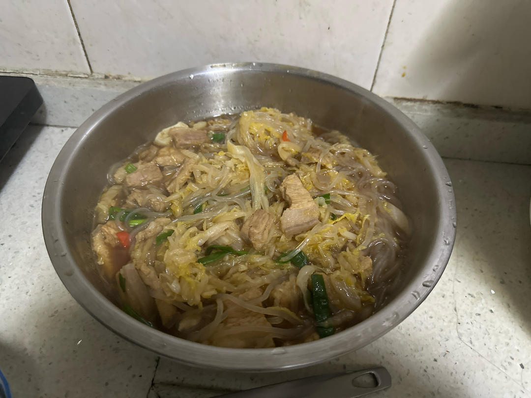 东北酸菜猪肉炖粉条