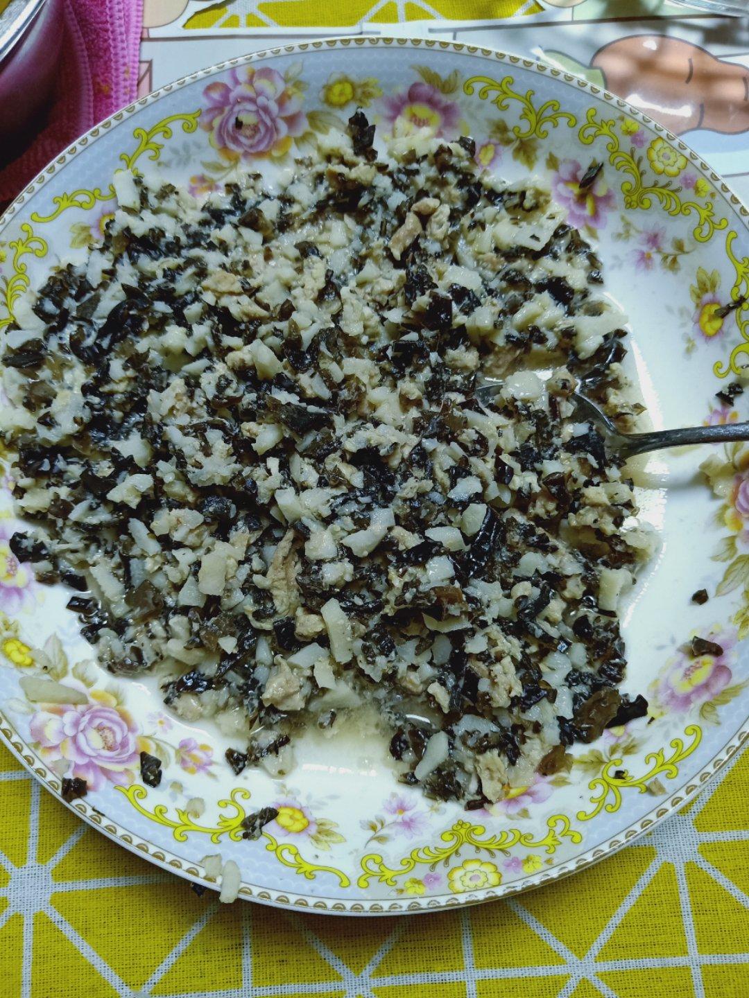 马蹄木耳蒸肉饼