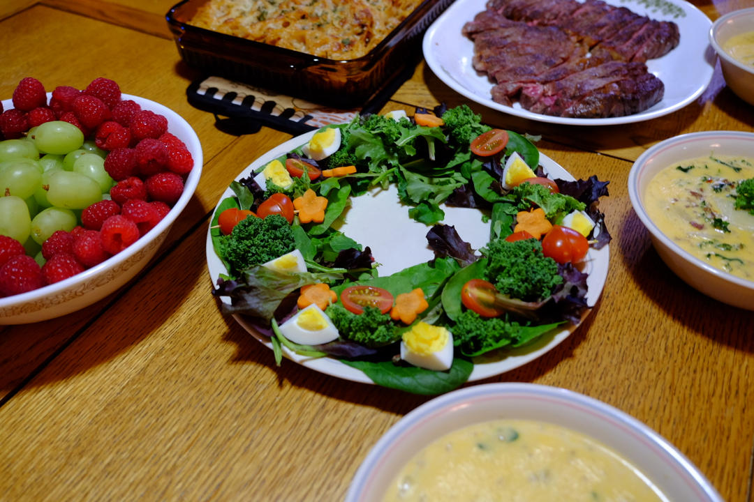 圣诞蔬菜花环沙拉