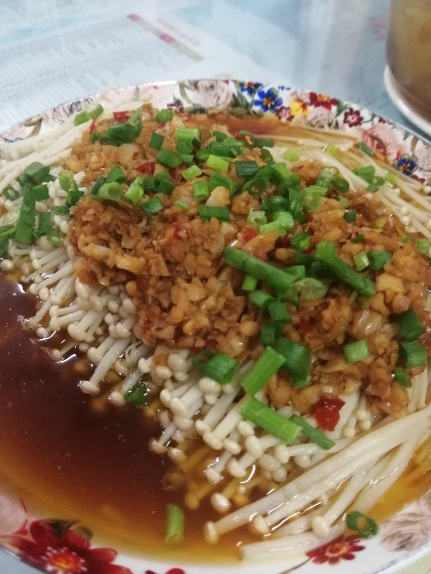 蒜蓉蒸金针菇
