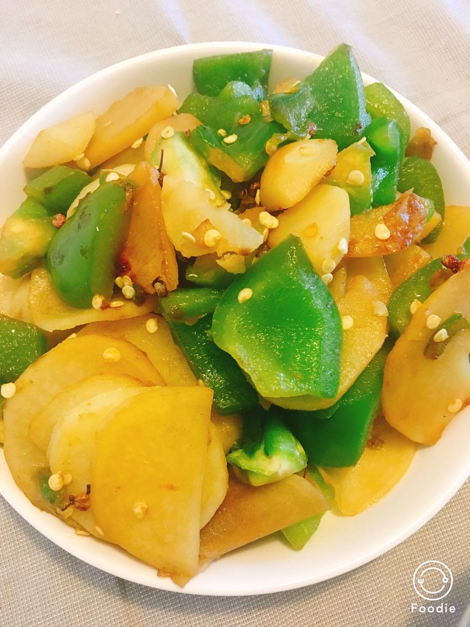 青椒土豆，素菜也可以香香的