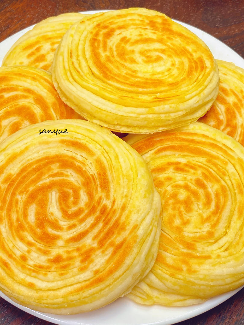 三月小厨做的发面千层饼 旋风小饼 外焦里软 附细节视频详解