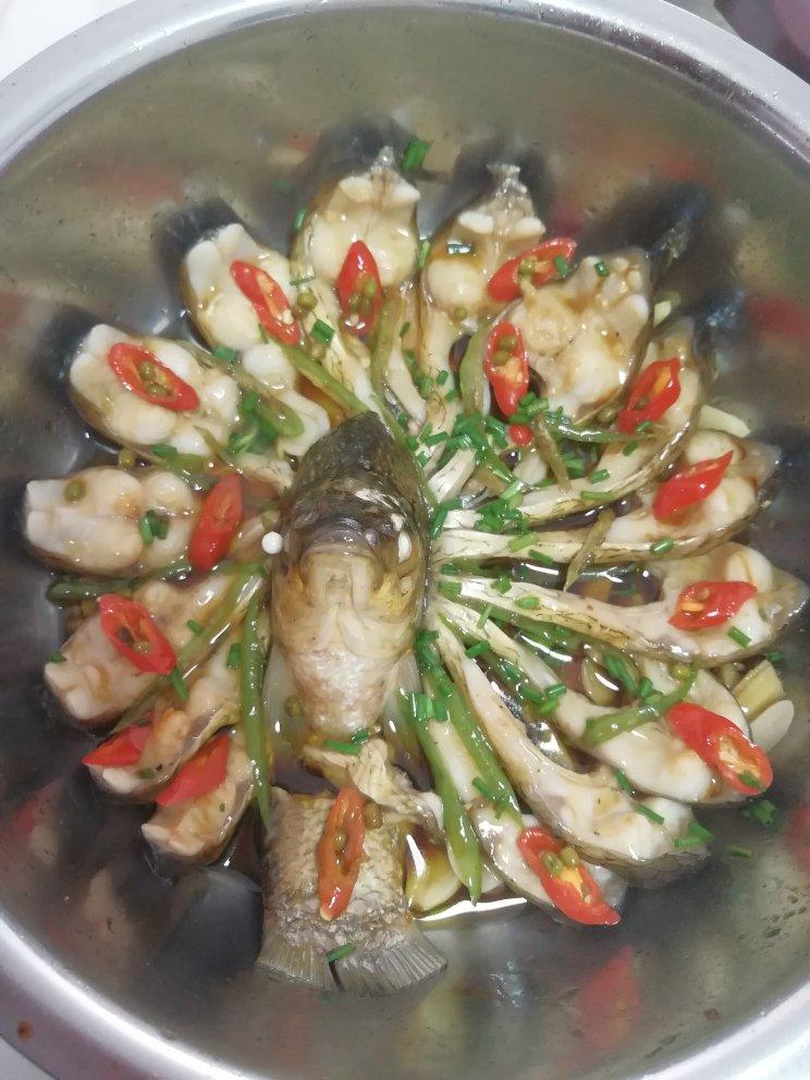 孔雀开屏清蒸鱼