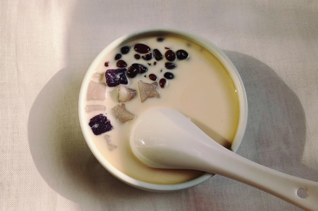 芋圆红豆奶茶