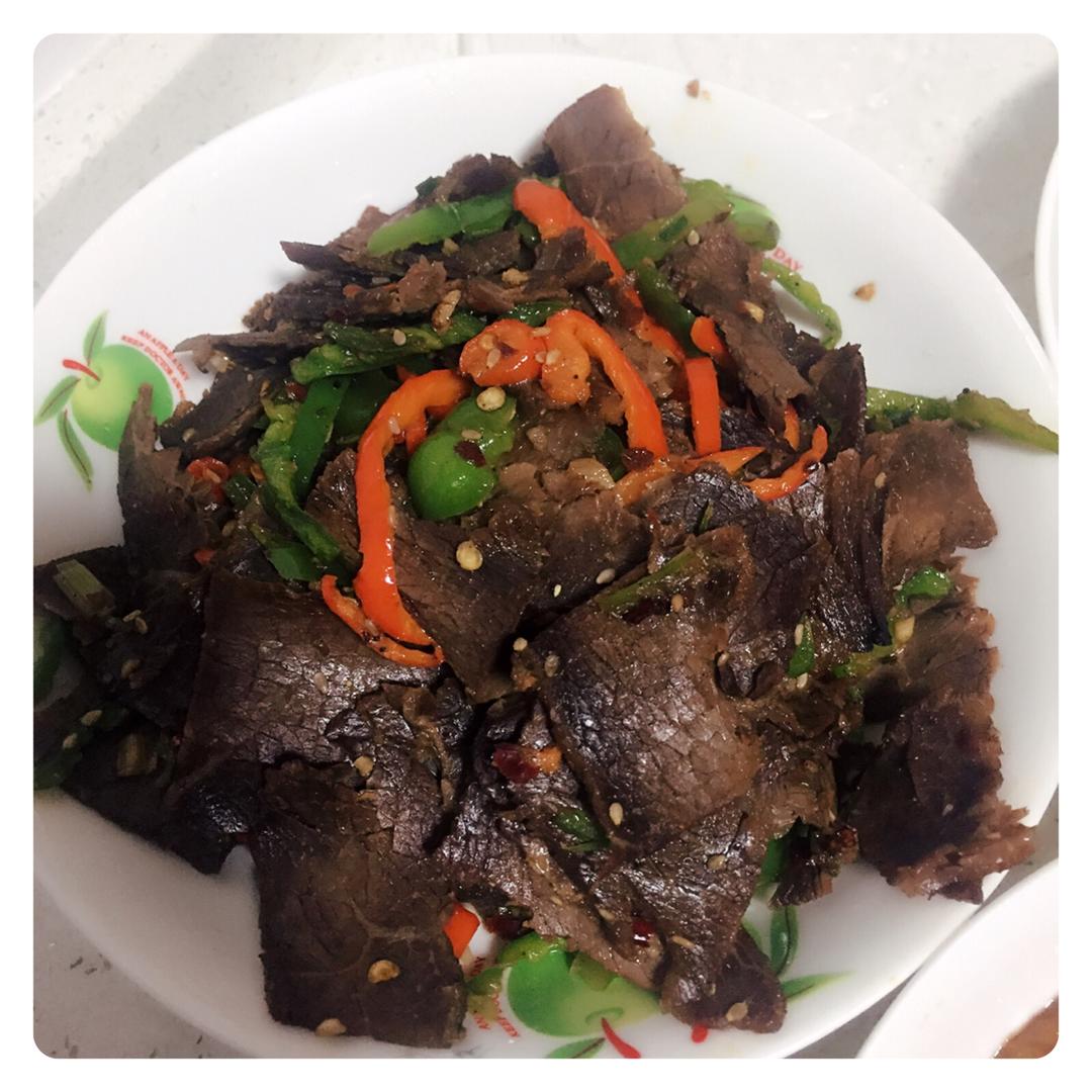 青椒小炒卤牛肉