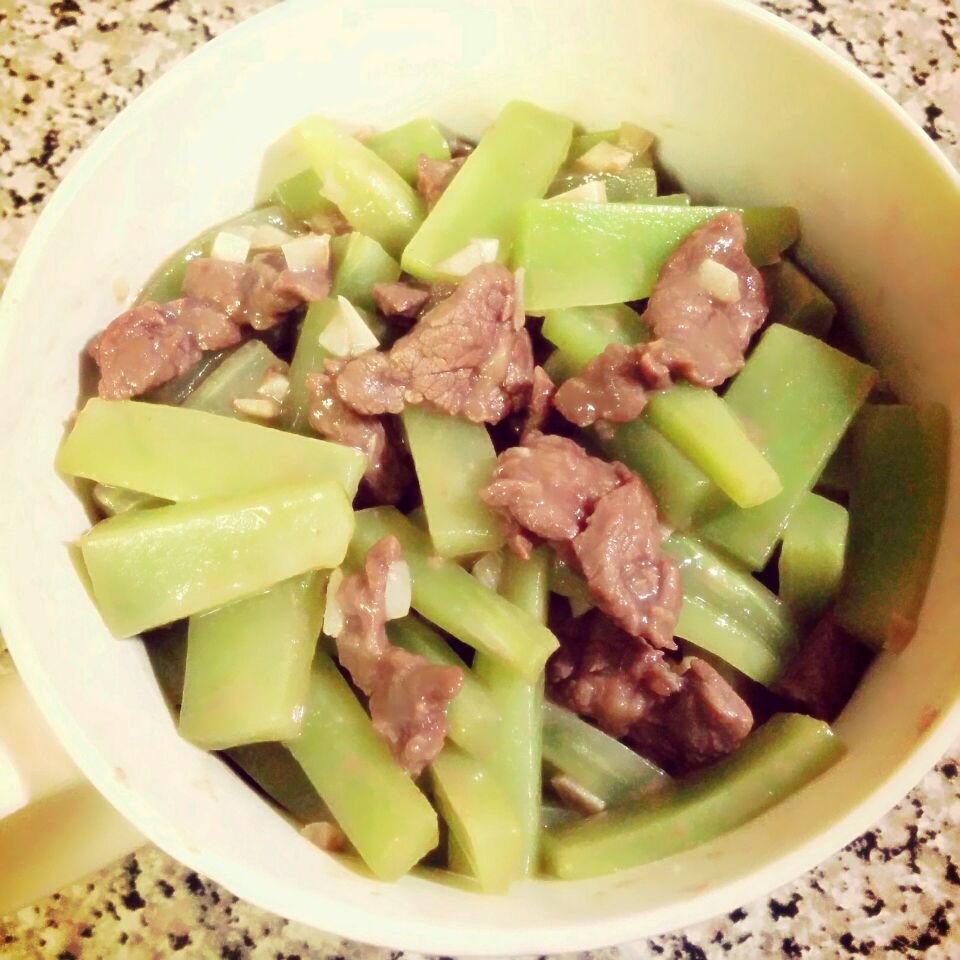 莴笋炒牛肉丝