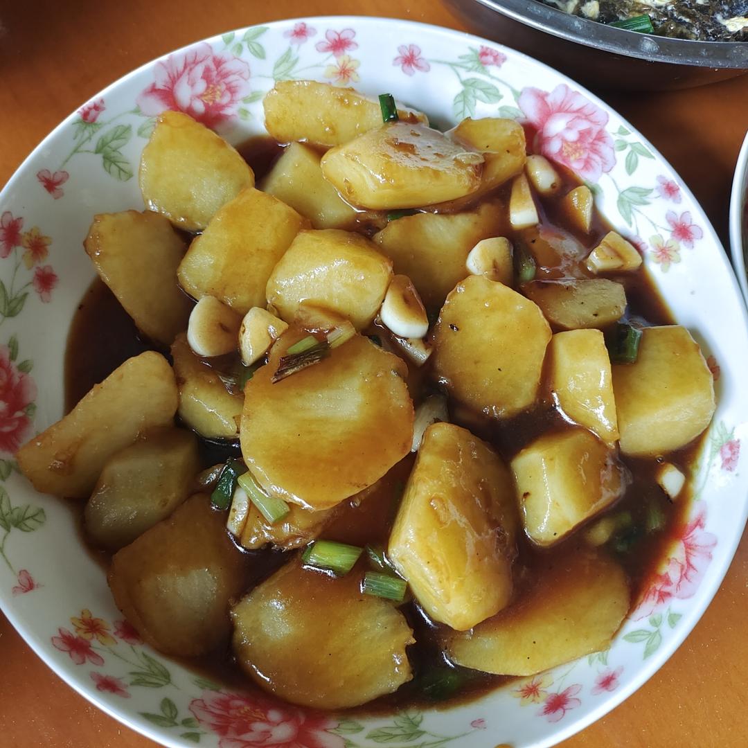 🔥巨下饭，软糯入味！比肉还好吃的红烧土豆