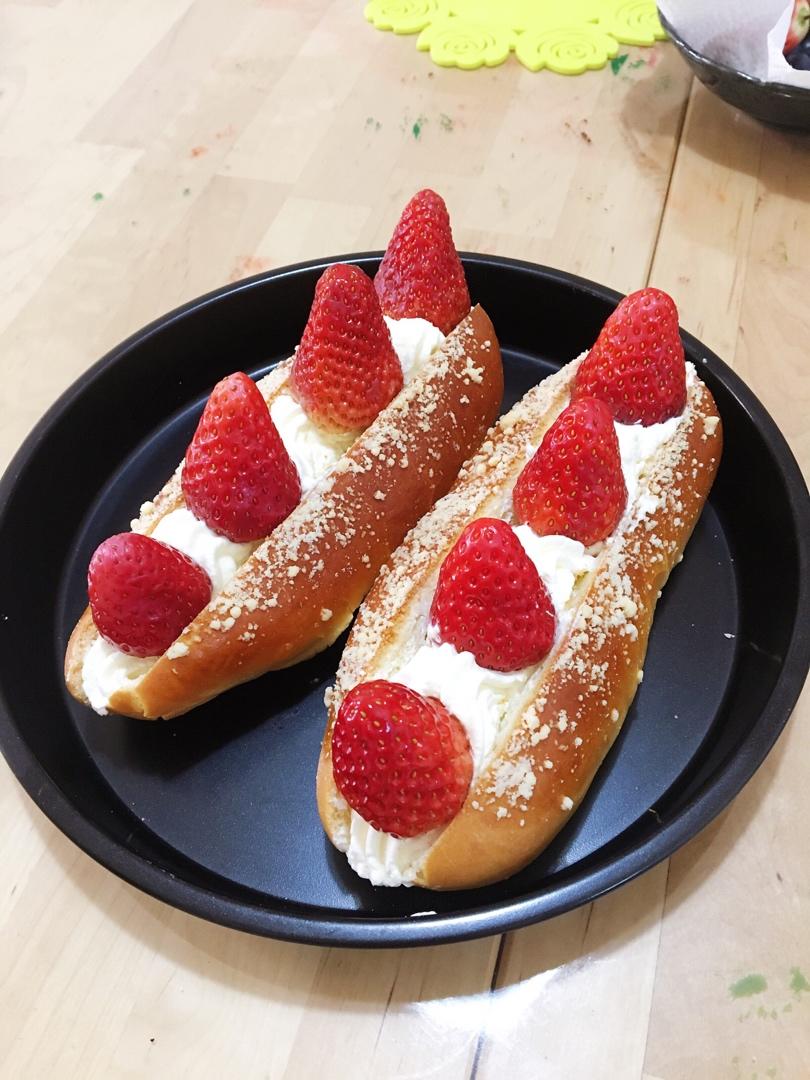 草莓🍓奥利奥魔法棒面包