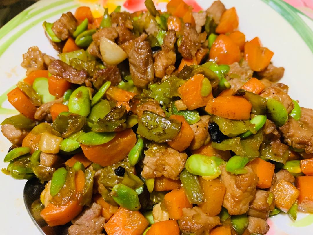 毛豆胡萝卜炒肉丁