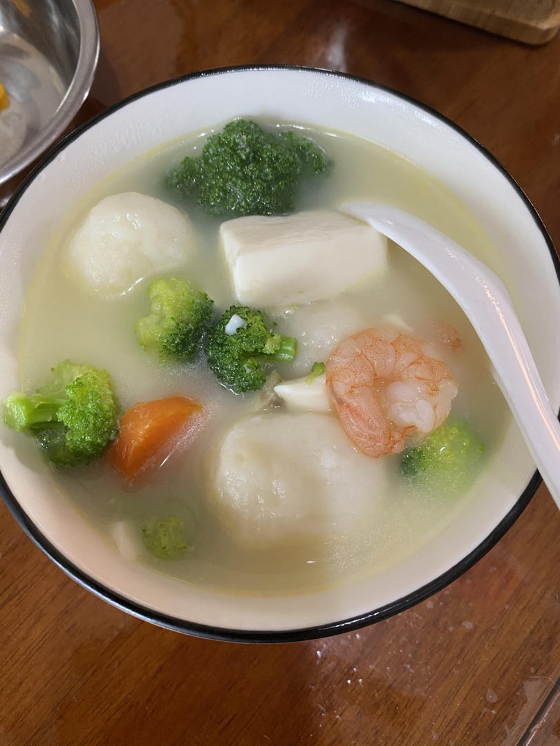 西兰花虾仁豆腐汤