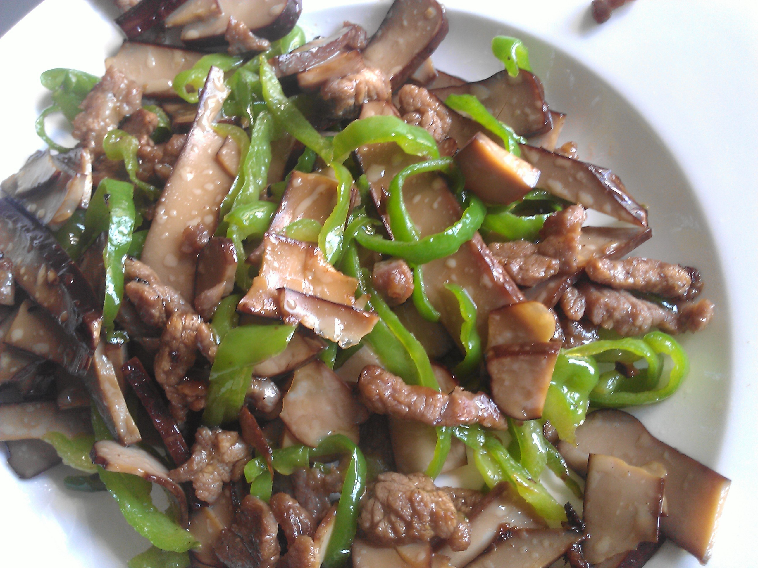 杭椒牛肉丝和鸡蛋干
