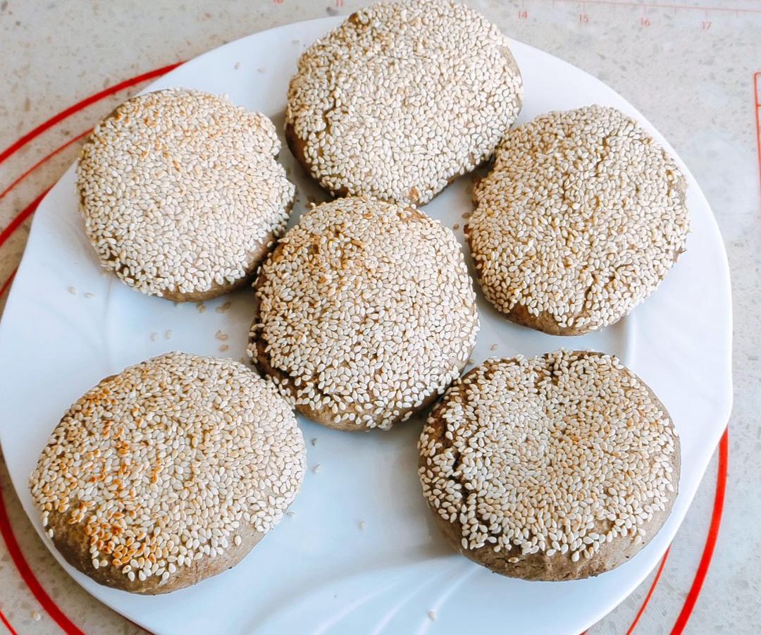 怎样烤出外酥里软，层次又多的芝麻酱烧饼，详细教程