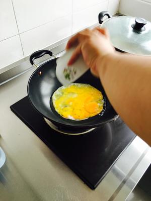 培根黑胡椒炒饭的做法 步骤3