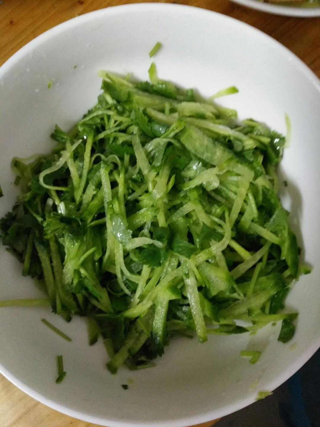 凉拌青萝卜（酸甜）