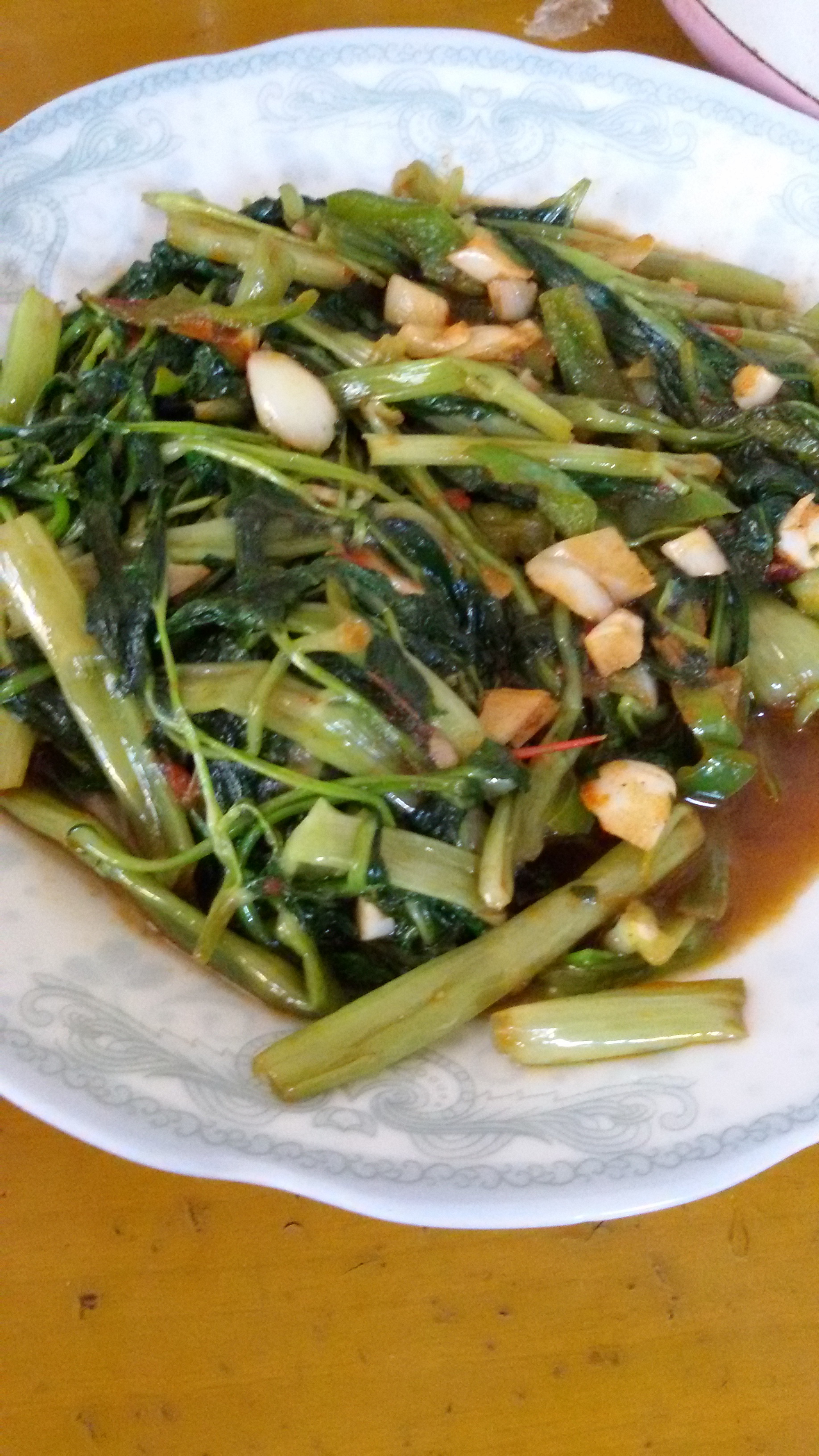 青椒炒空心菜杆
