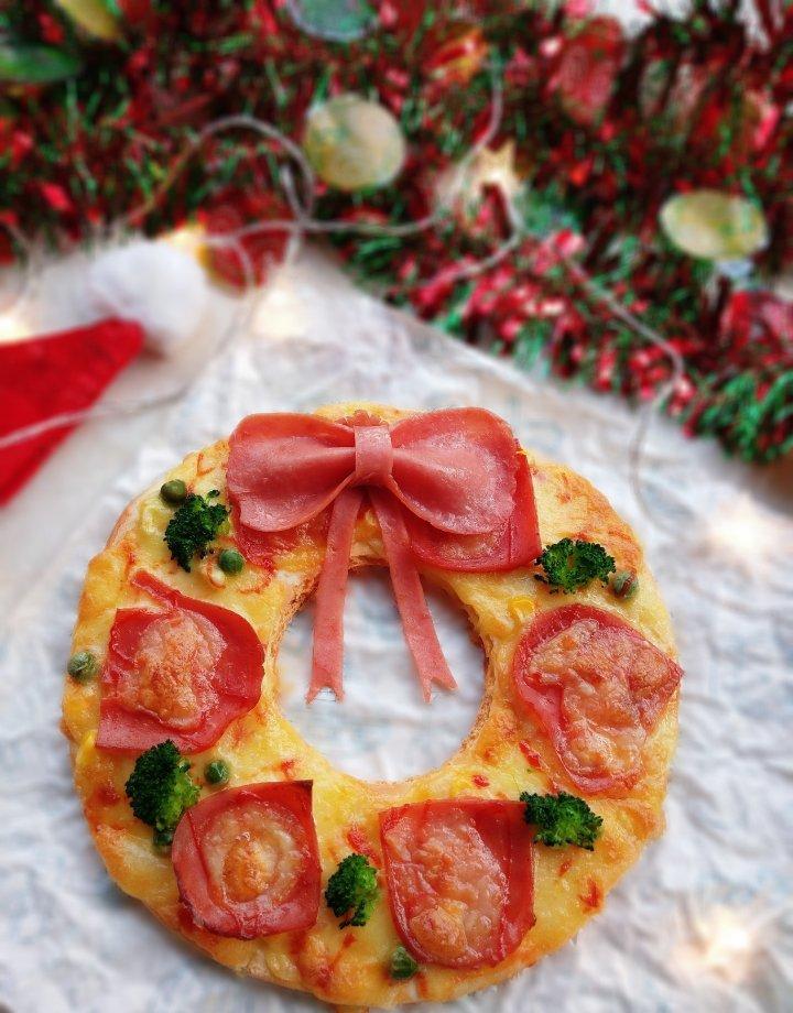 lee瑜做的圣诞花环番茄红烩披萨