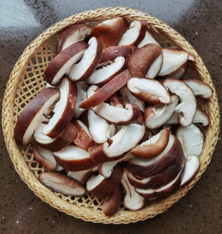 香菇炒肉