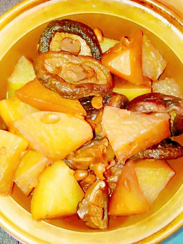 香菇素炖萝卜
