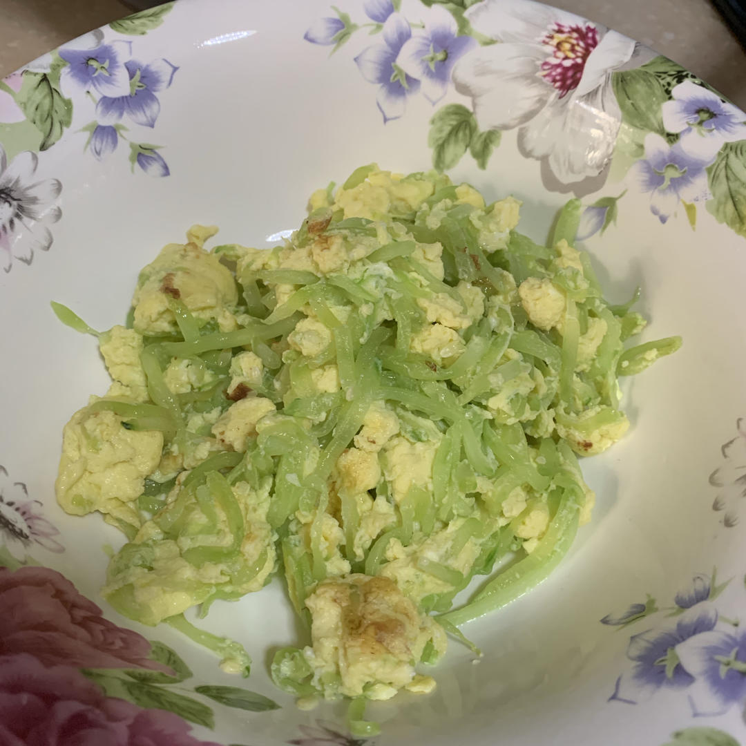 黄瓜丝炒鸡蛋