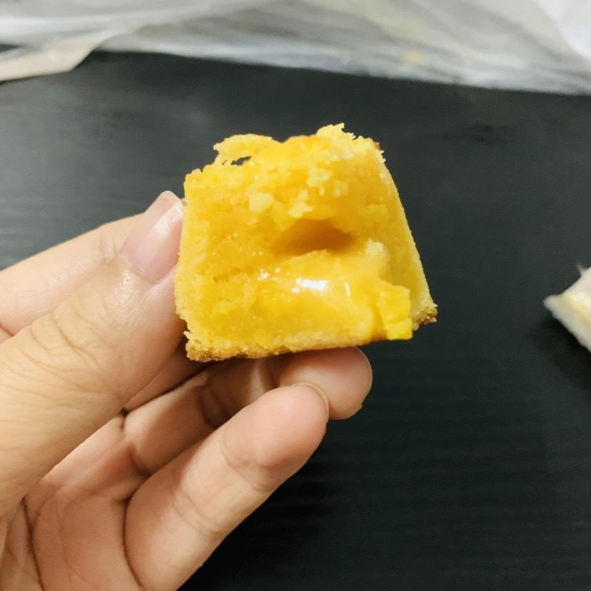 港式奶皇流沙月饼